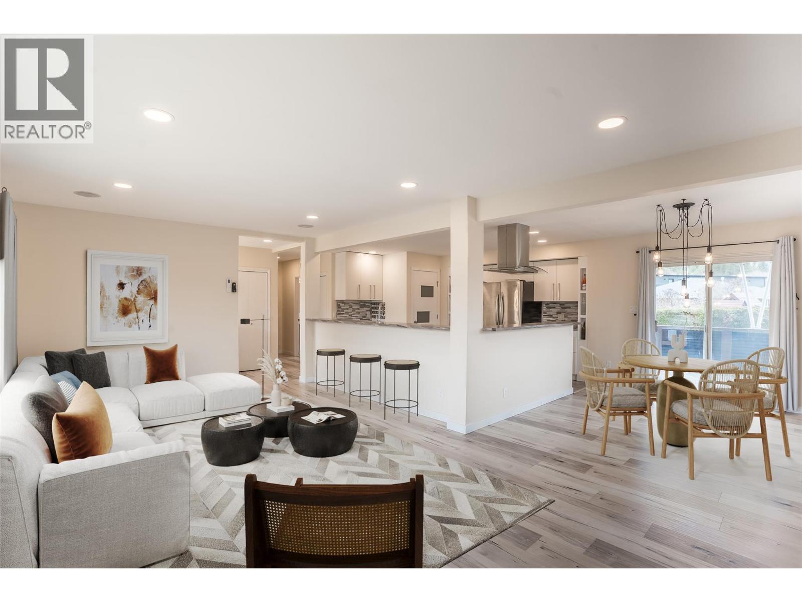  5010 CROIL Avenue, Summerland