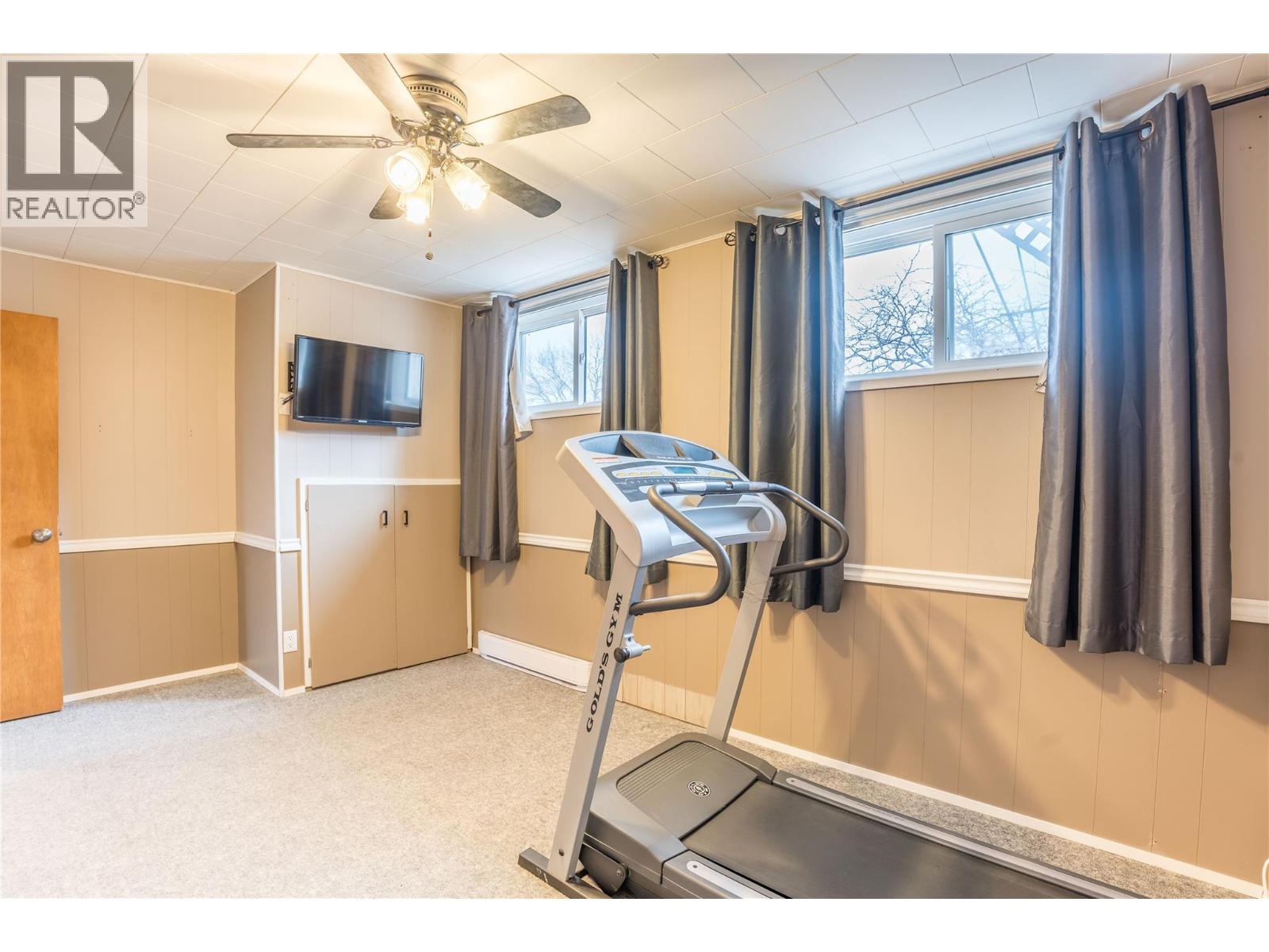  5010 CROIL Avenue, Summerland