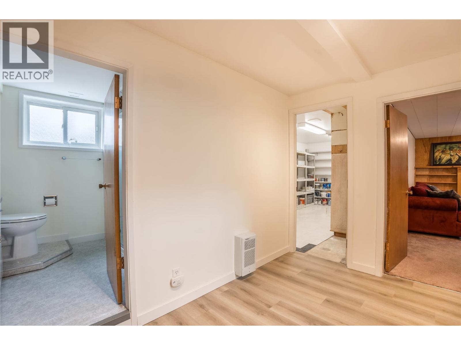  5010 CROIL Avenue, Summerland