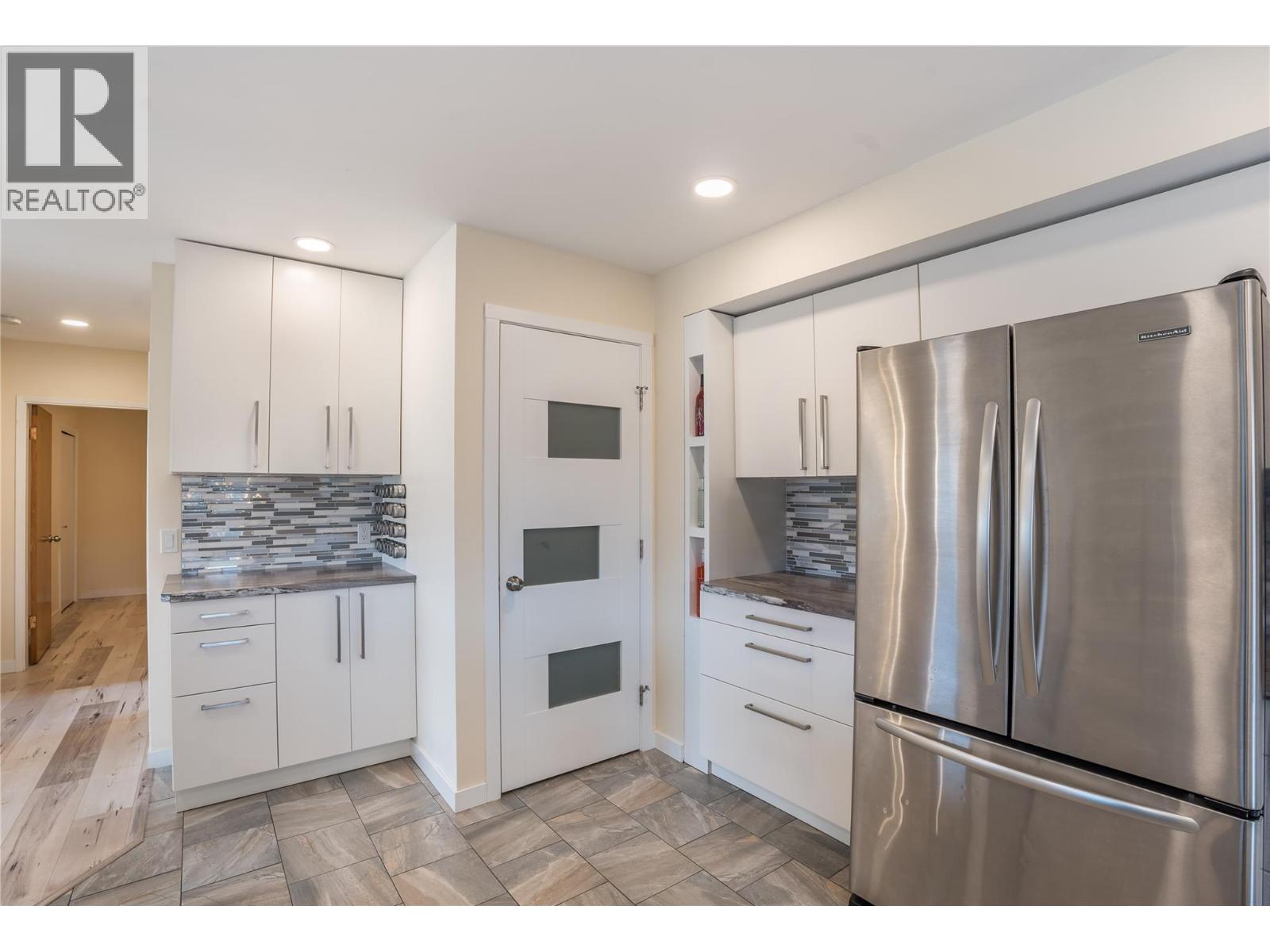  5010 CROIL Avenue, Summerland