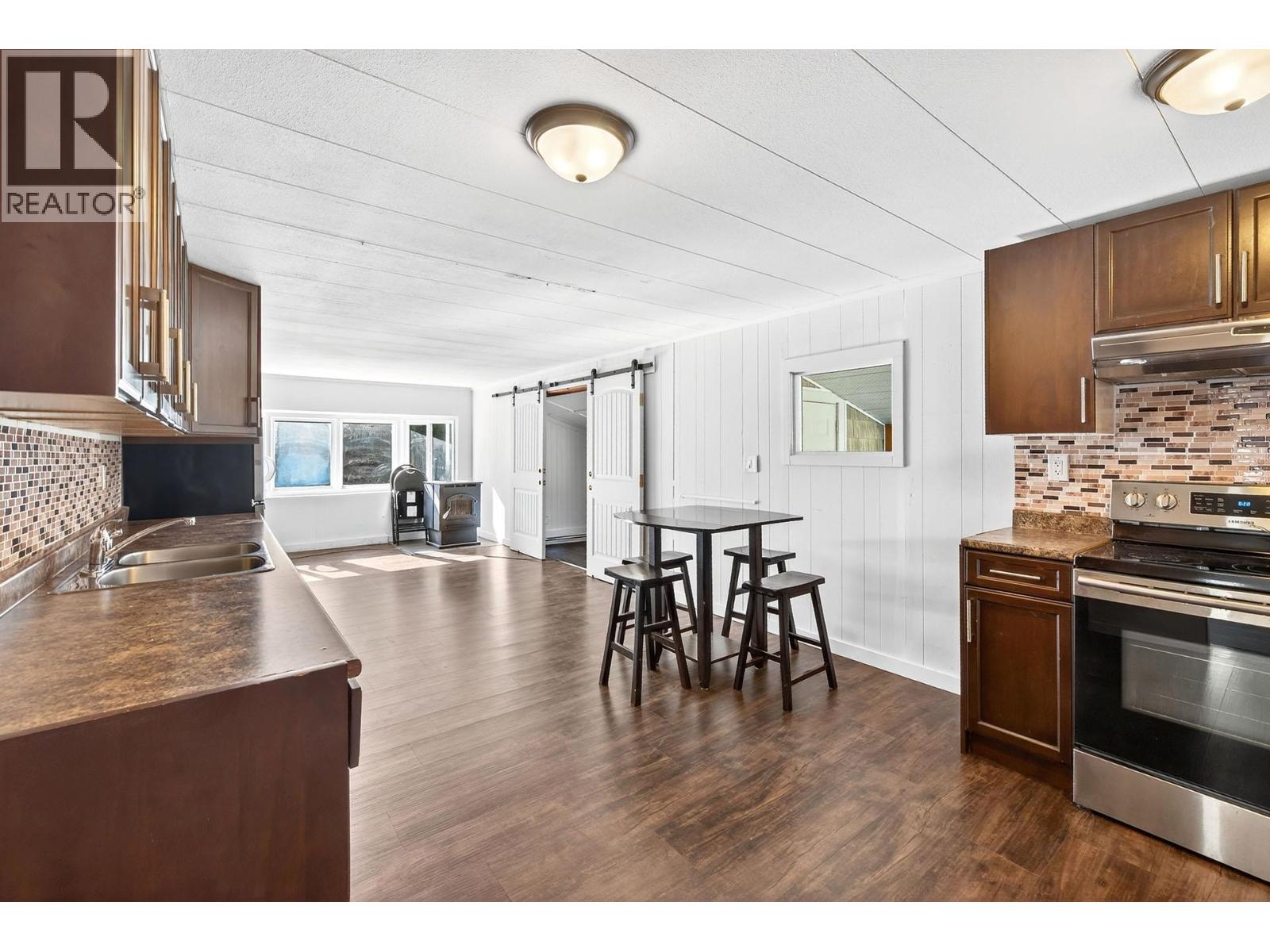 888 BARRIERE LAKES ROAD - 12