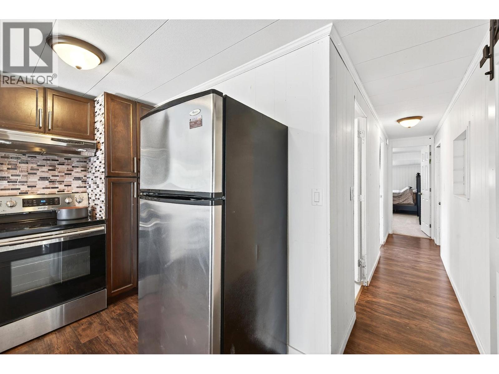 888 BARRIERE LAKES ROAD - 14