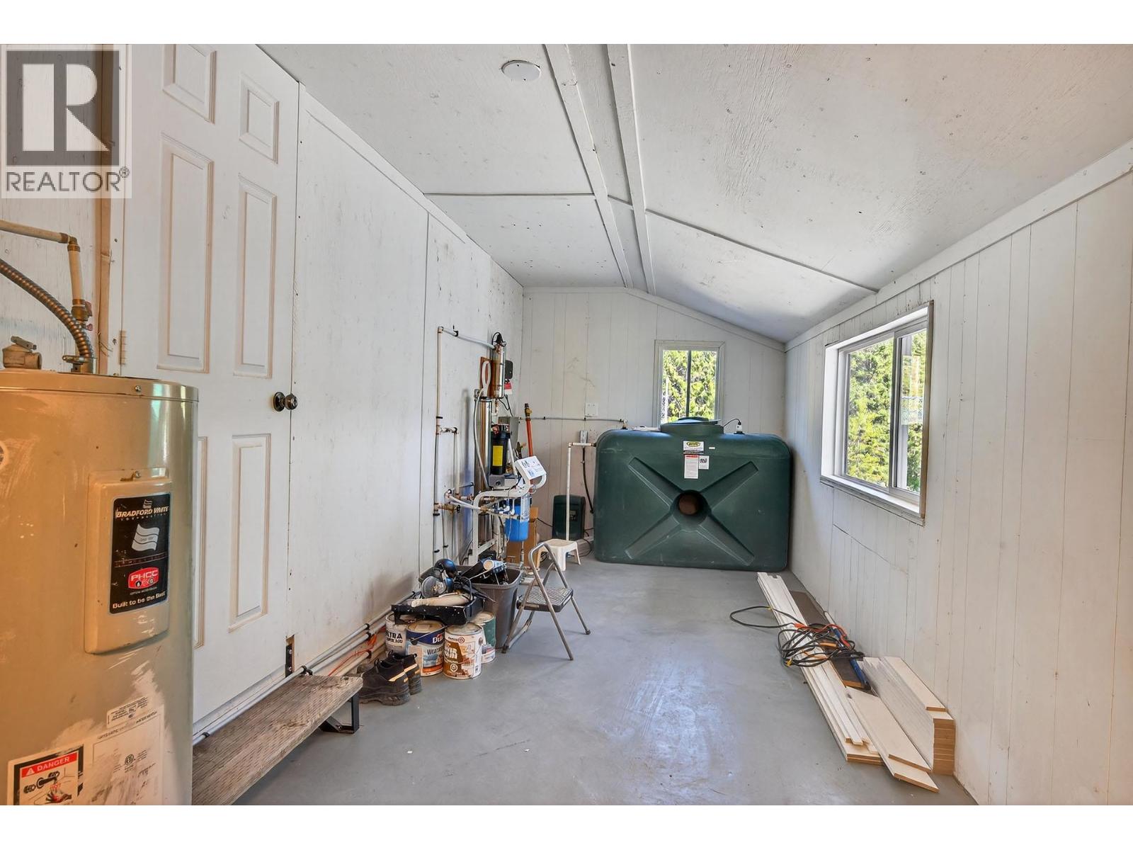 888 BARRIERE LAKES ROAD - 29