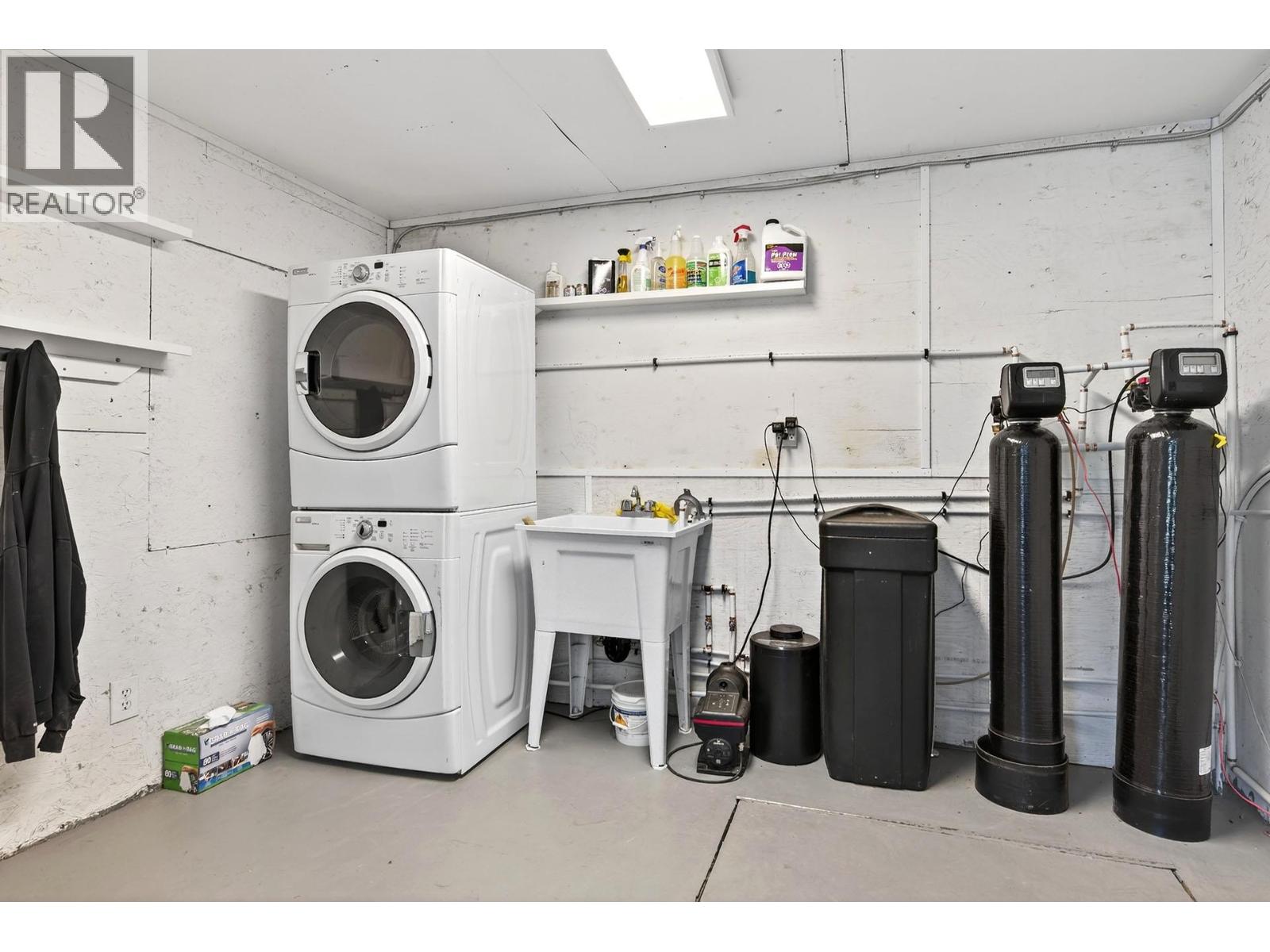 888 BARRIERE LAKES ROAD - 30