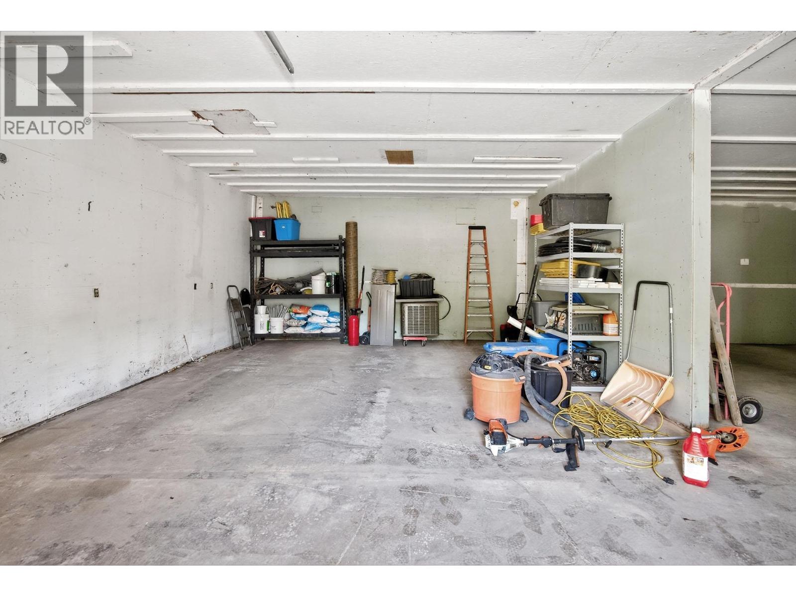 888 BARRIERE LAKES ROAD - 37