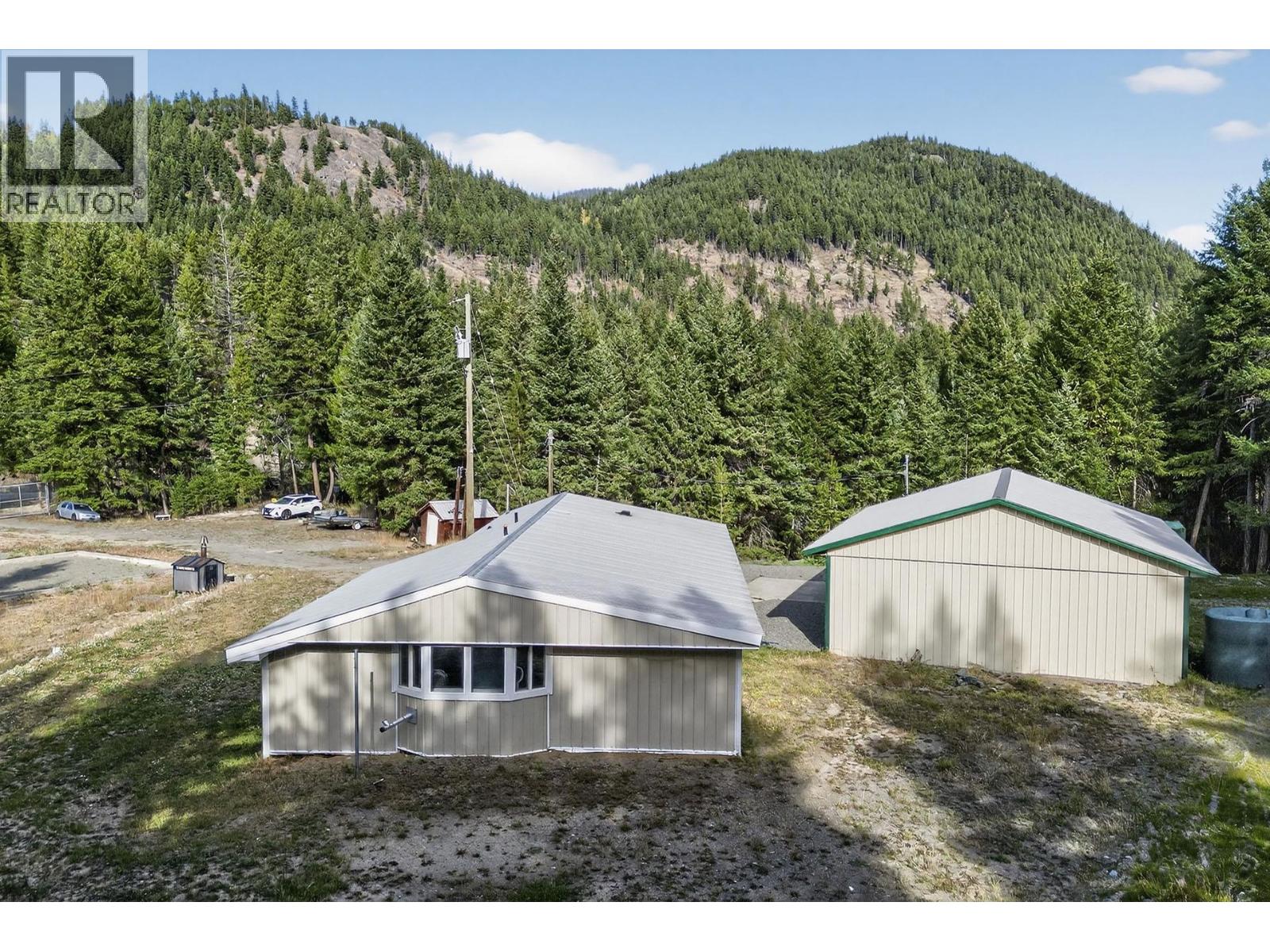 888 BARRIERE LAKES ROAD - 50
