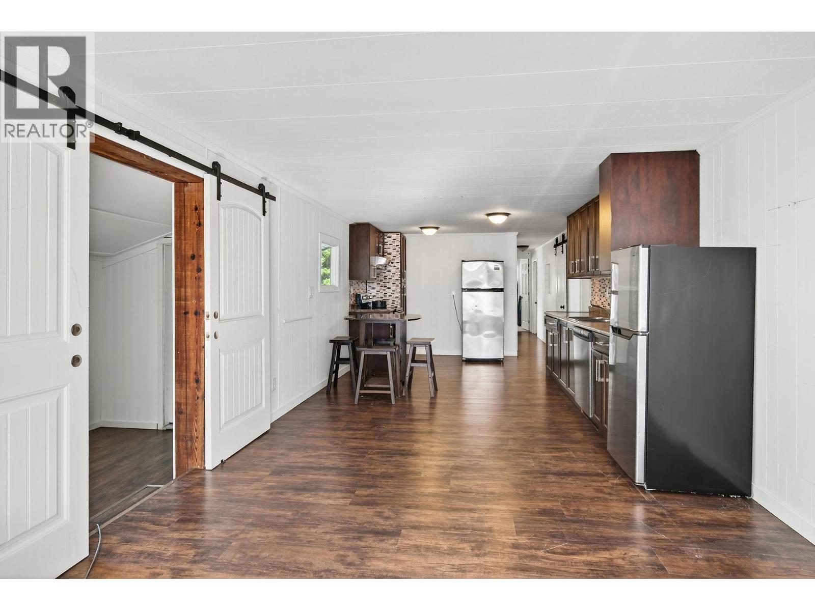 888 BARRIERE LAKES ROAD - 7