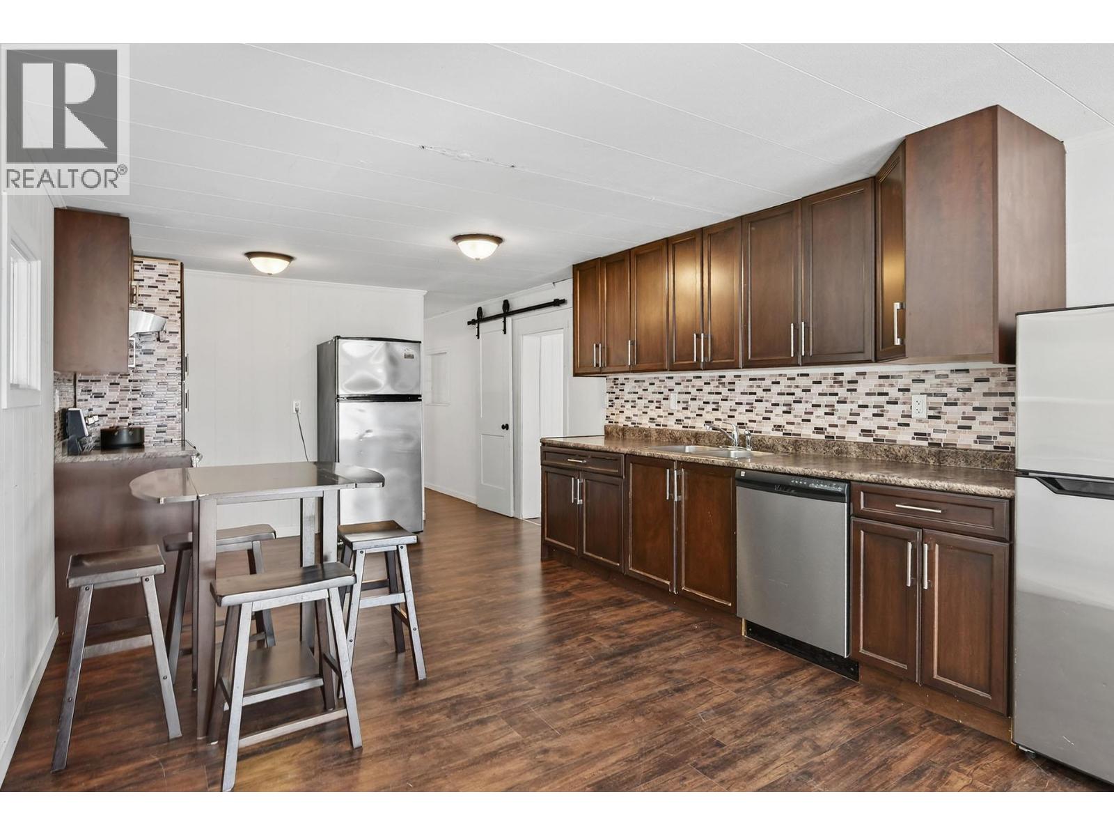 888 BARRIERE LAKES ROAD - 8