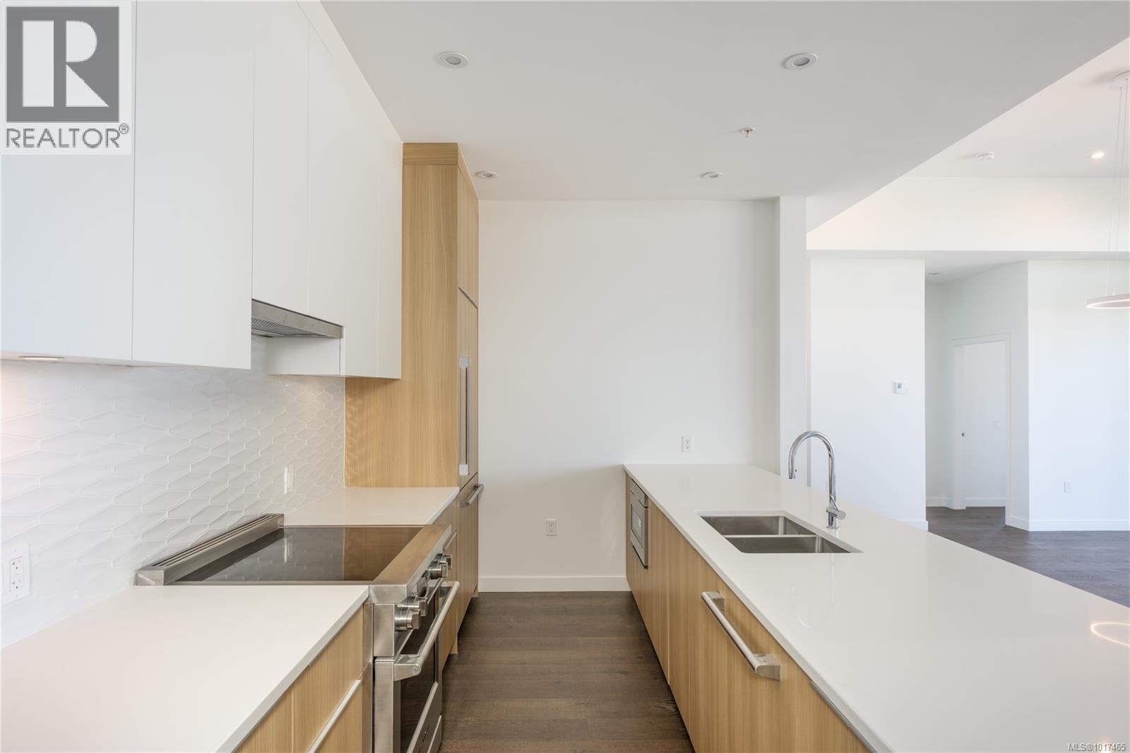 407 9570 Fifth Street, Sidney