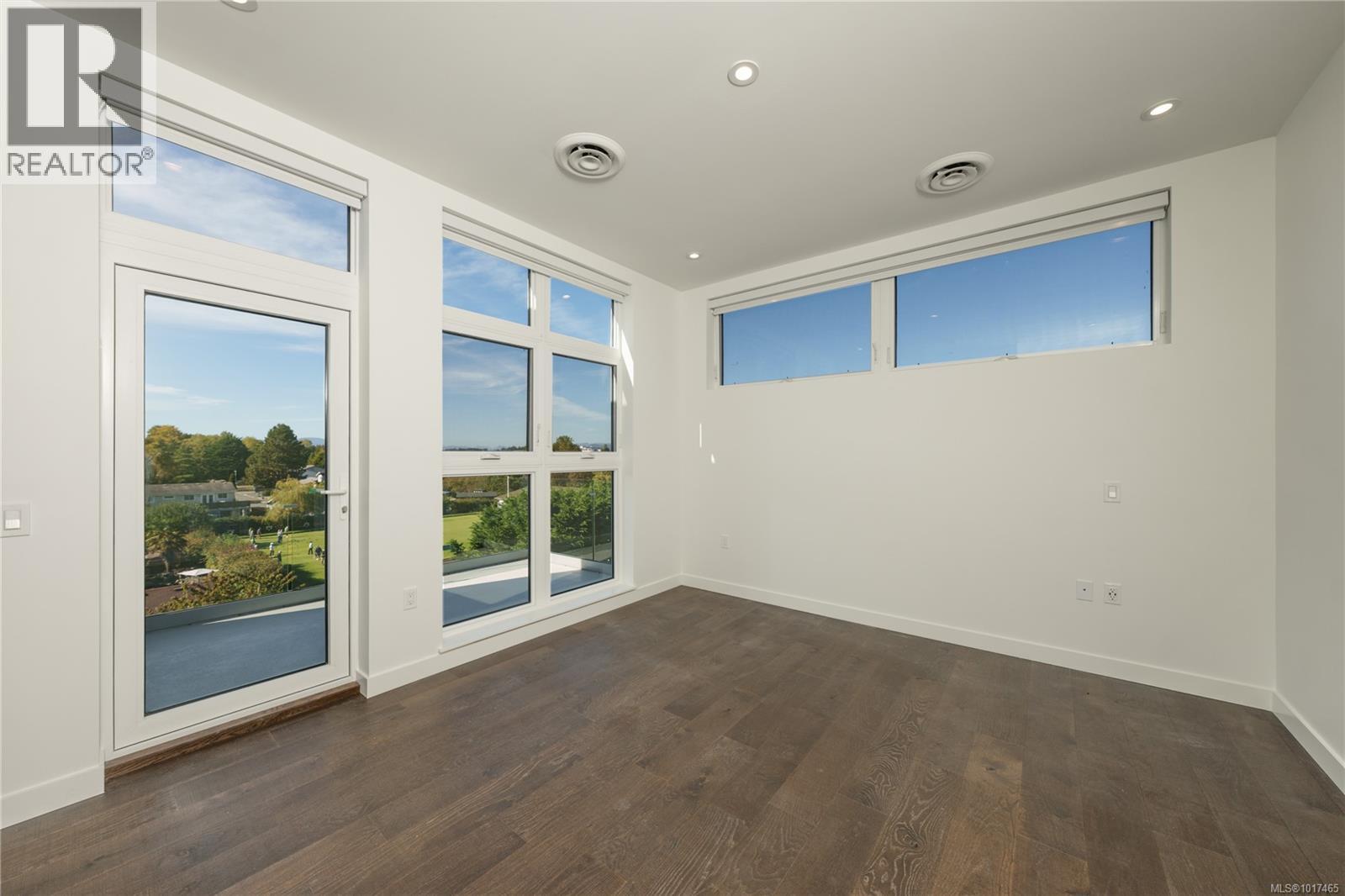 407 9570 Fifth Street, Sidney