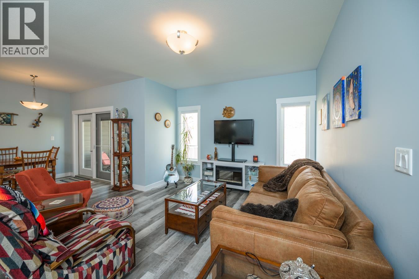 402 2425 ROWE STREET, Prince George