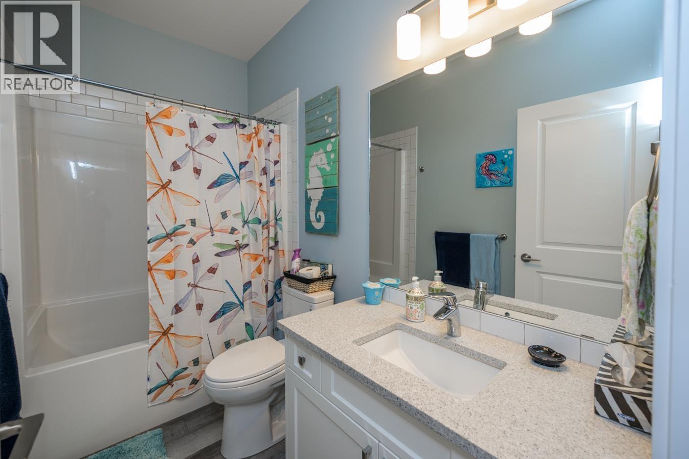 402 2425 ROWE STREET, Prince George