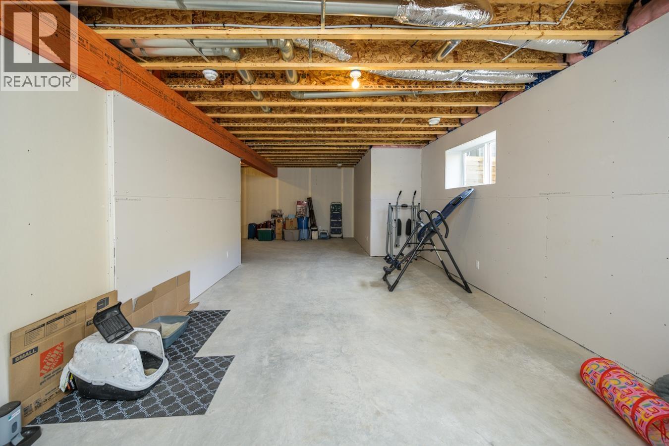 402 2425 ROWE STREET, Prince George