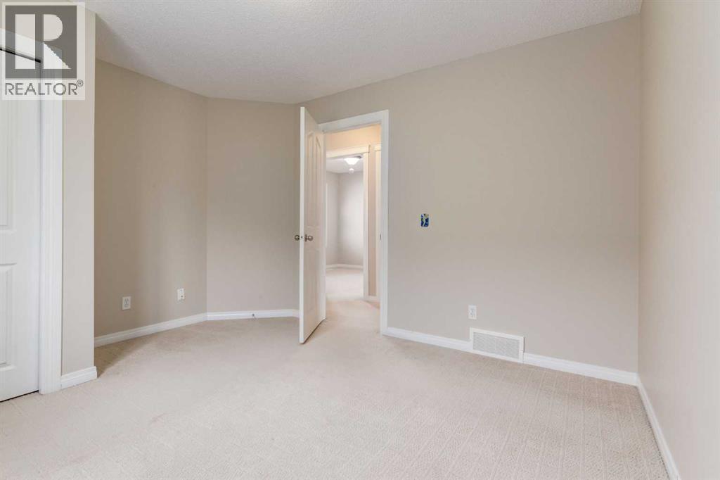 Single Family House for Sale in  Everglen Crescent SW Evergreen Calgary 