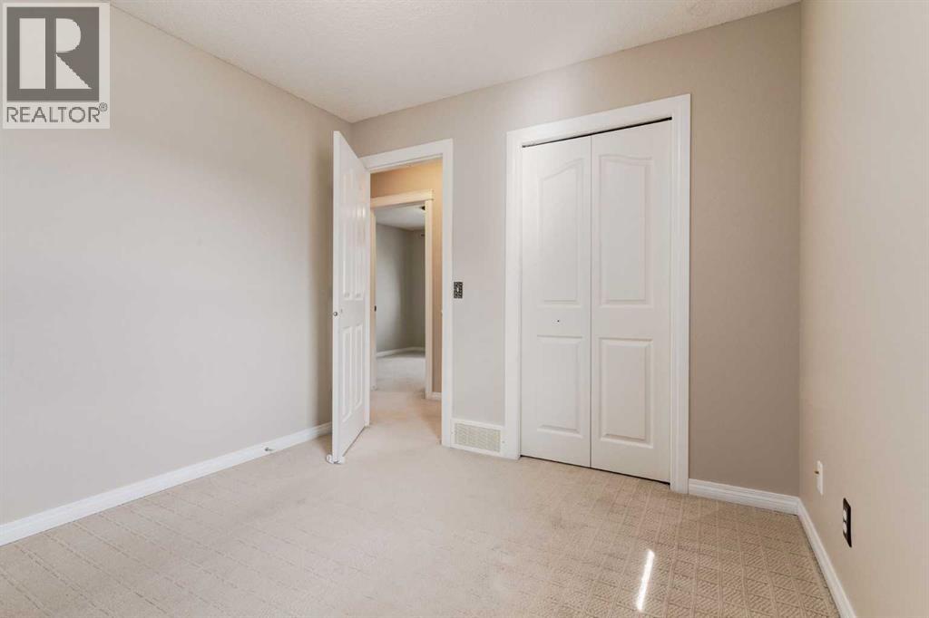 Single Family House for Sale in  Everglen Crescent SW Evergreen Calgary 