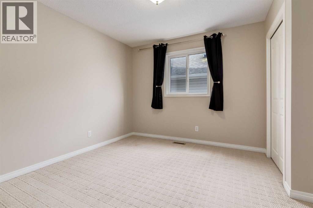 Single Family House for Sale in  Everglen Crescent SW Evergreen Calgary 