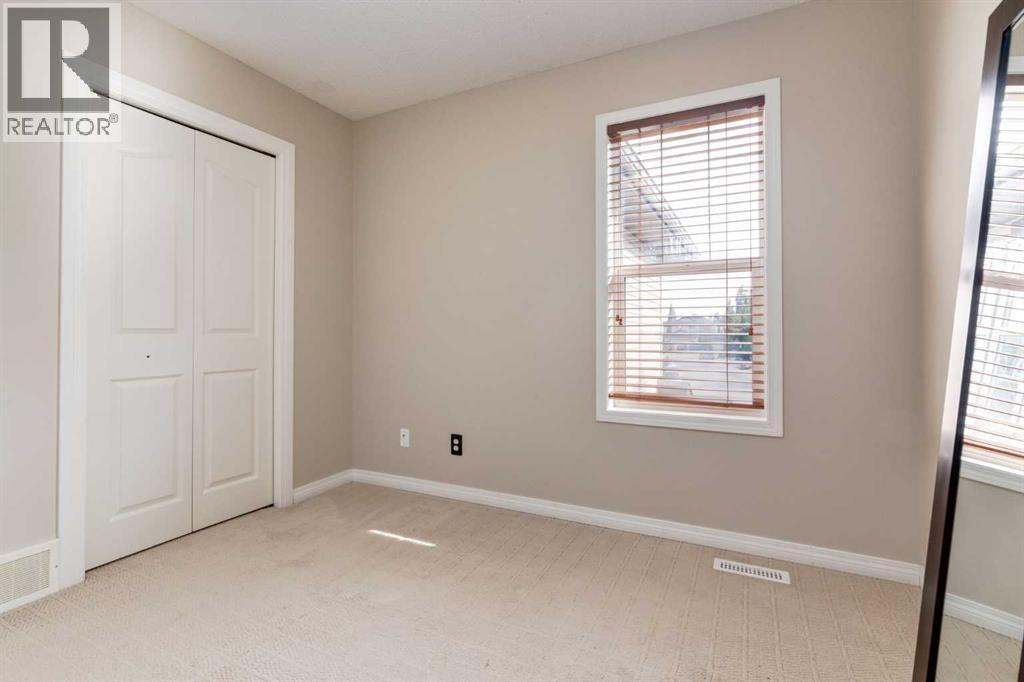 Single Family House for Sale in  Everglen Crescent SW Evergreen Calgary 