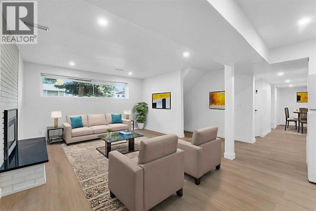 Single Family House Bi-level for Sale in  Hunterquay Way NW Huntington Hills Calgary 