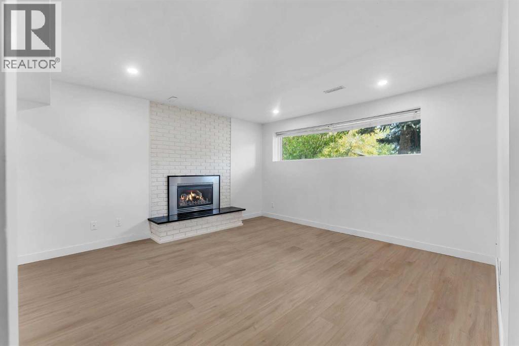 Single Family House Bi-level for Sale in  Hunterquay Way NW Huntington Hills Calgary 