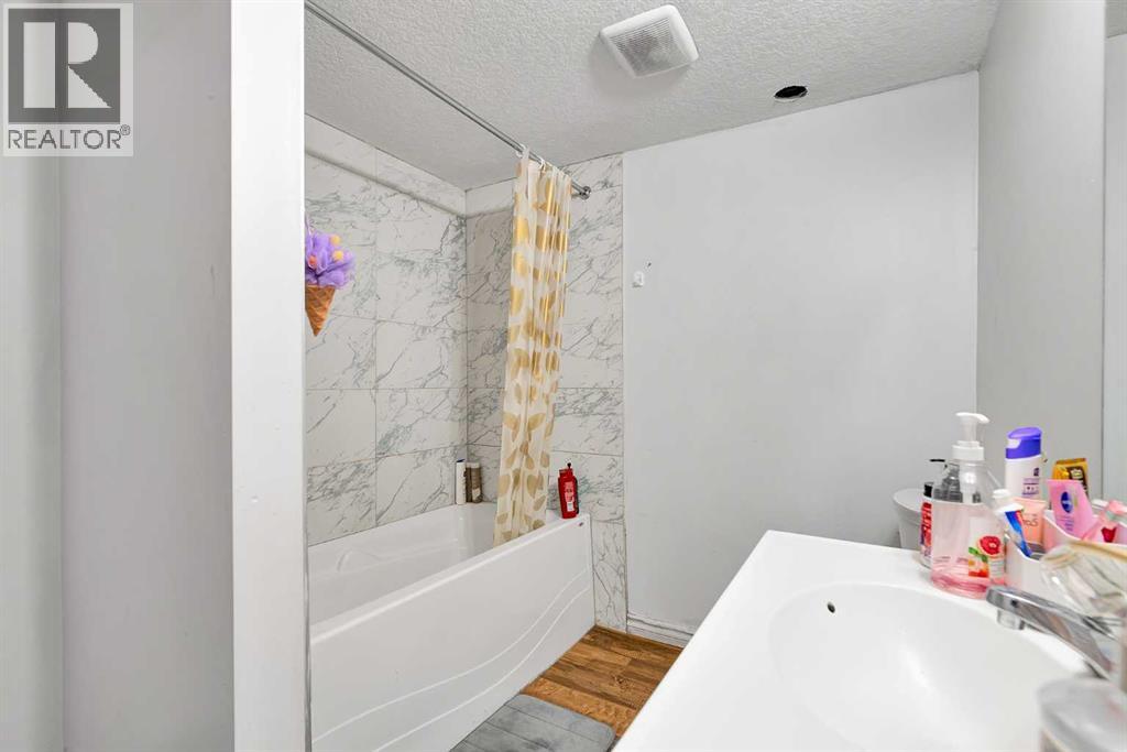 Single Family House for Sale in  Taralake Street NE Taradale Calgary 