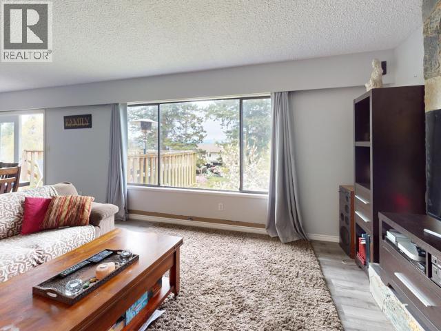 3433 SELKIRK AVE, Powell River