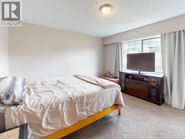 3433 SELKIRK AVE, Powell River