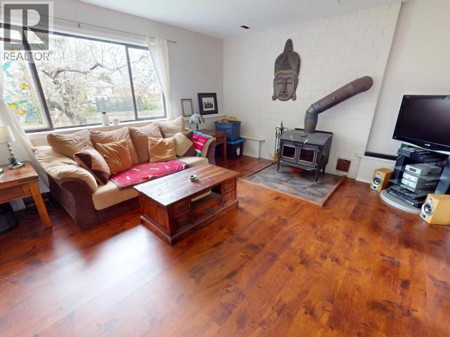 3433 SELKIRK AVE, Powell River
