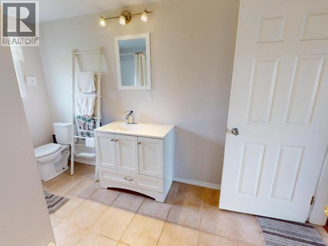 3433 SELKIRK AVE, Powell River