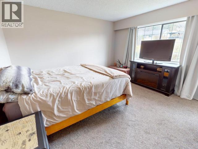 3433 SELKIRK AVE, Powell River