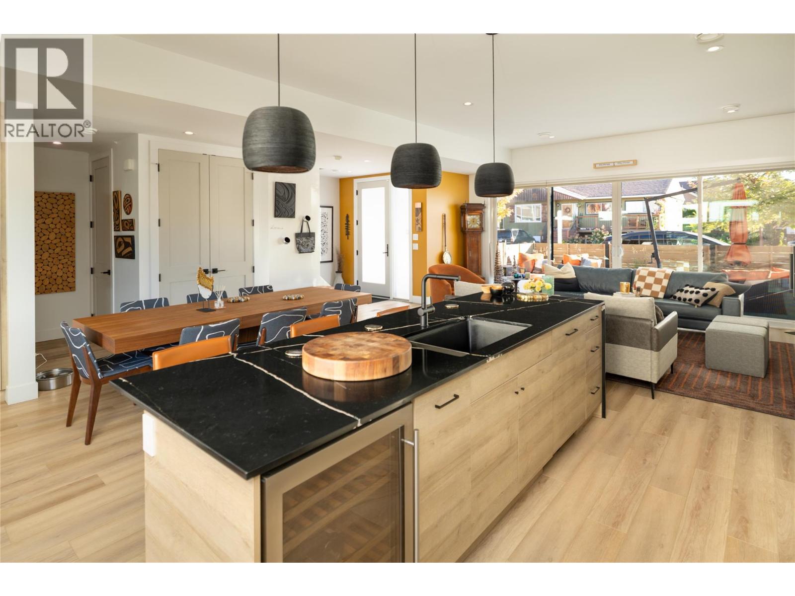 884 Patterson Avenue, Kelowna