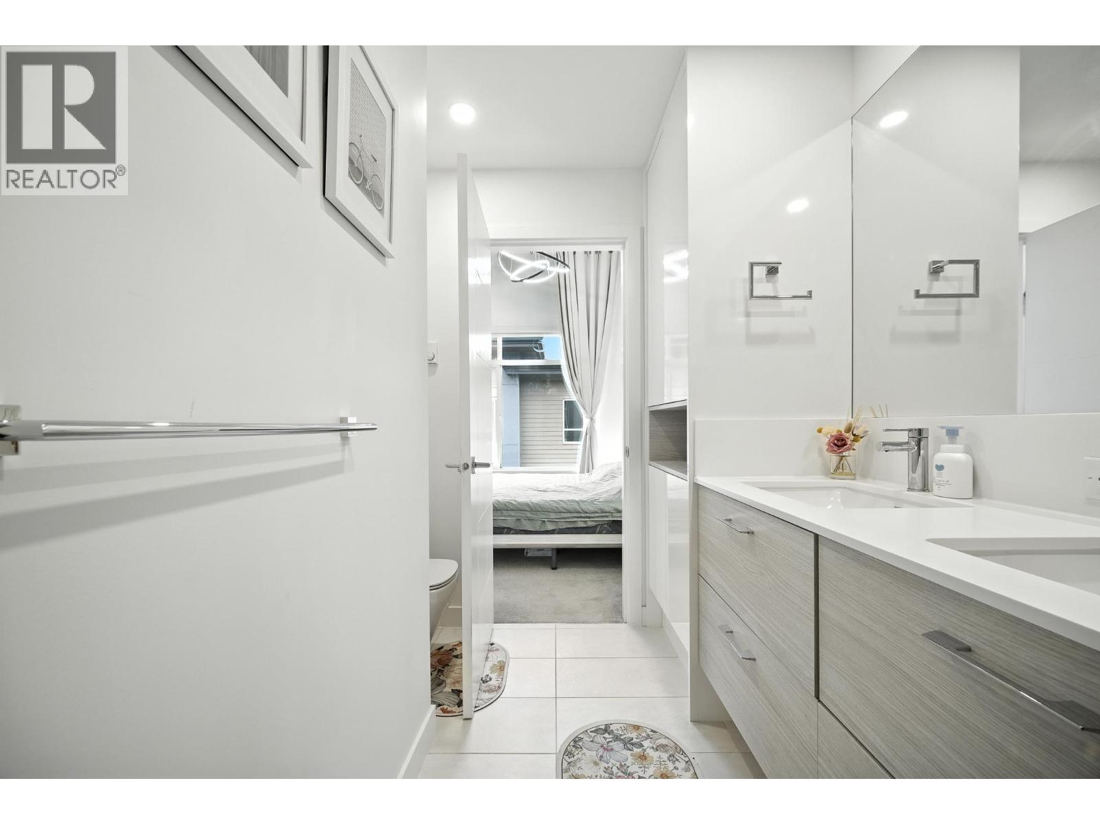 43 10511 NO. 5 ROAD, Richmond