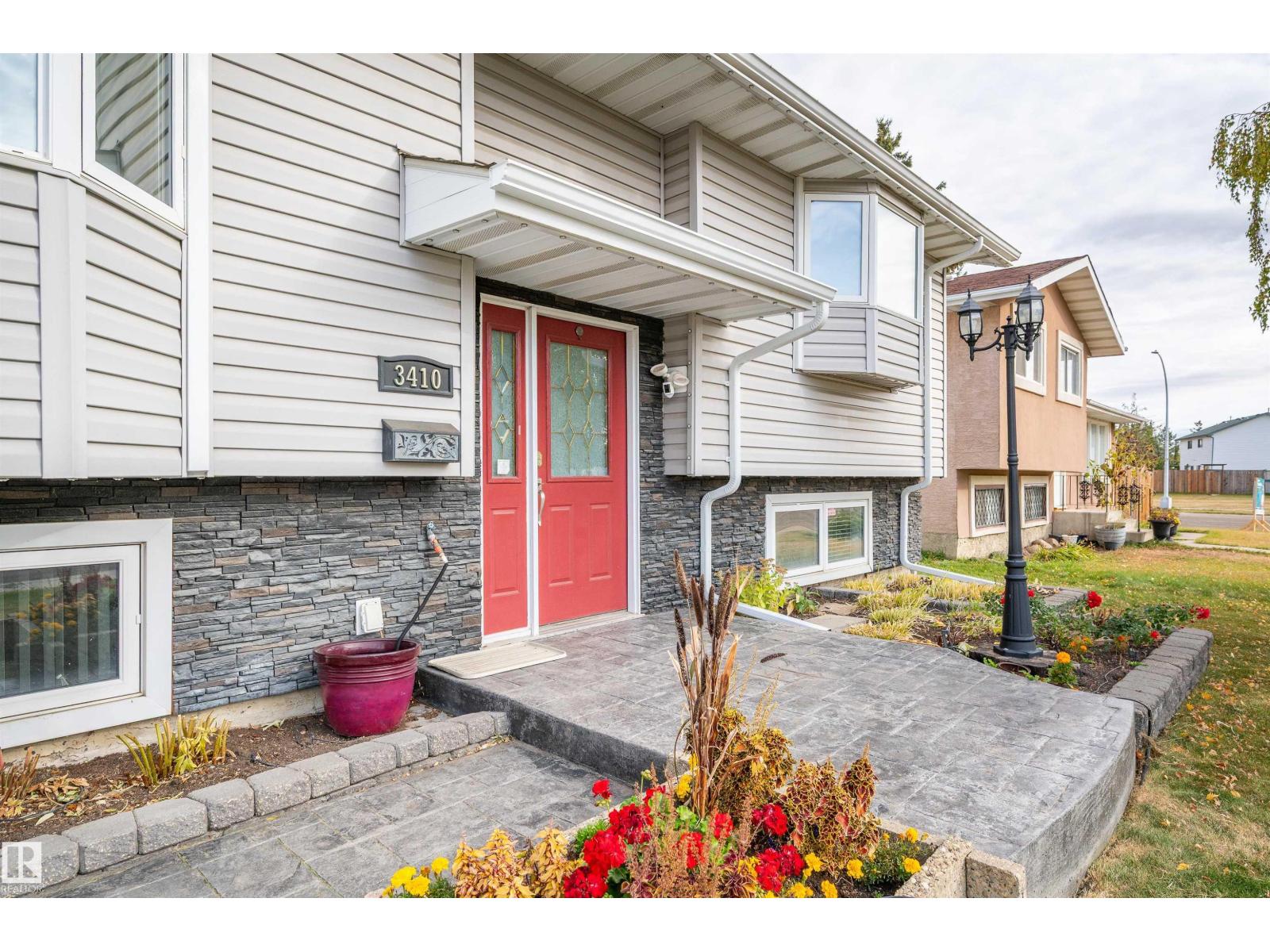 Single Family House Bi-level for Sale in  A AV NW Edmonton 