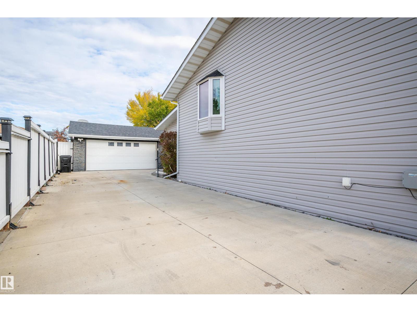 Single Family House Bi-level for Sale in  A AV NW Edmonton 