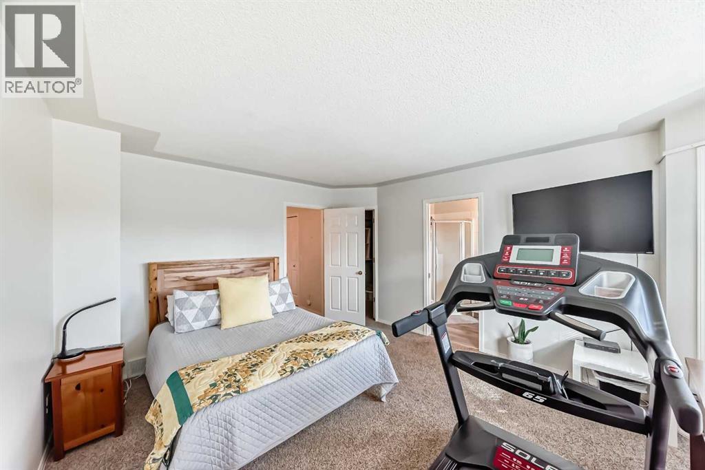 Single Family House for Sale in  Mt Mckenzie Gardens SE McKenzie Lake Calgary 