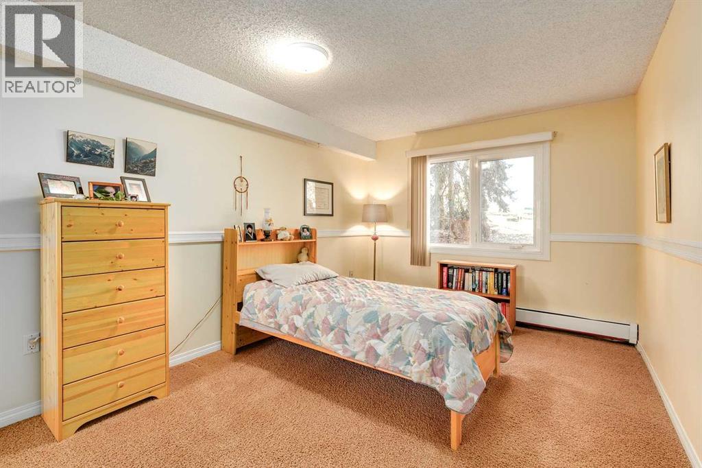 Single Family House for Sale in    Avenue SW Haysboro Calgary 