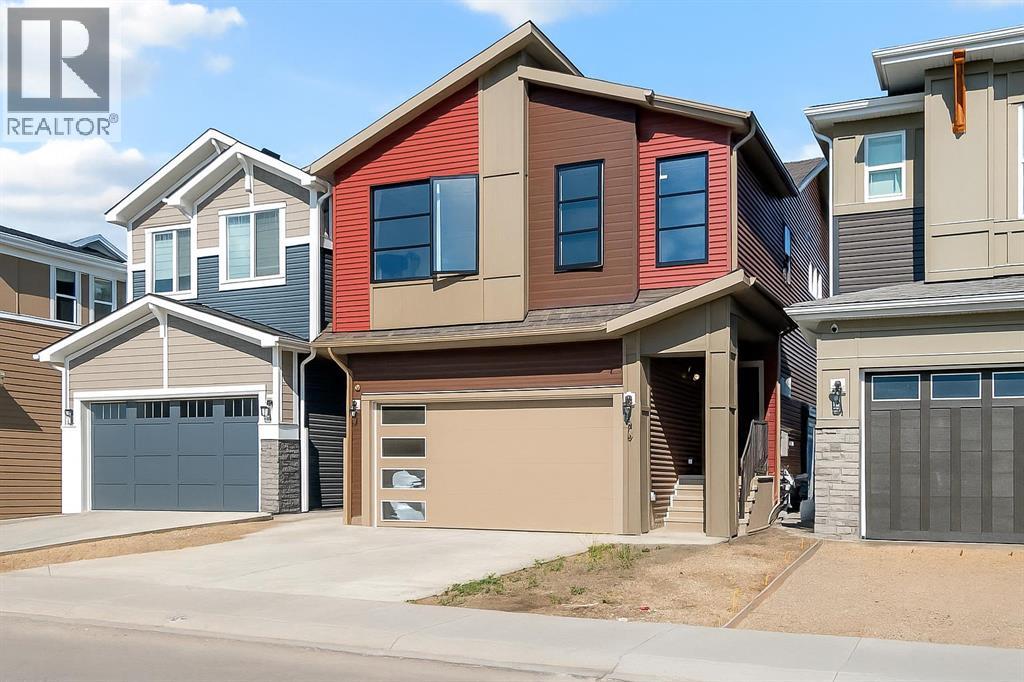 Single Family House for Sale in  Silver Spruce Grove SW Silverado Calgary 