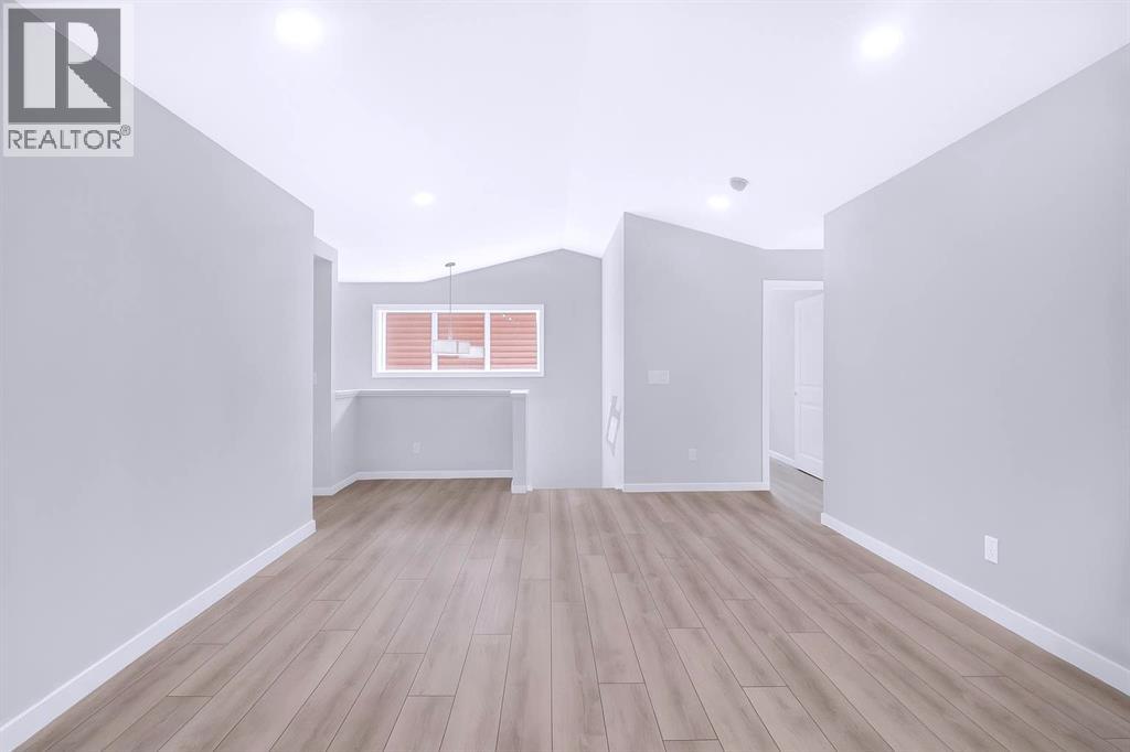 Single Family House for Sale in  Silver Spruce Grove SW Silverado Calgary 