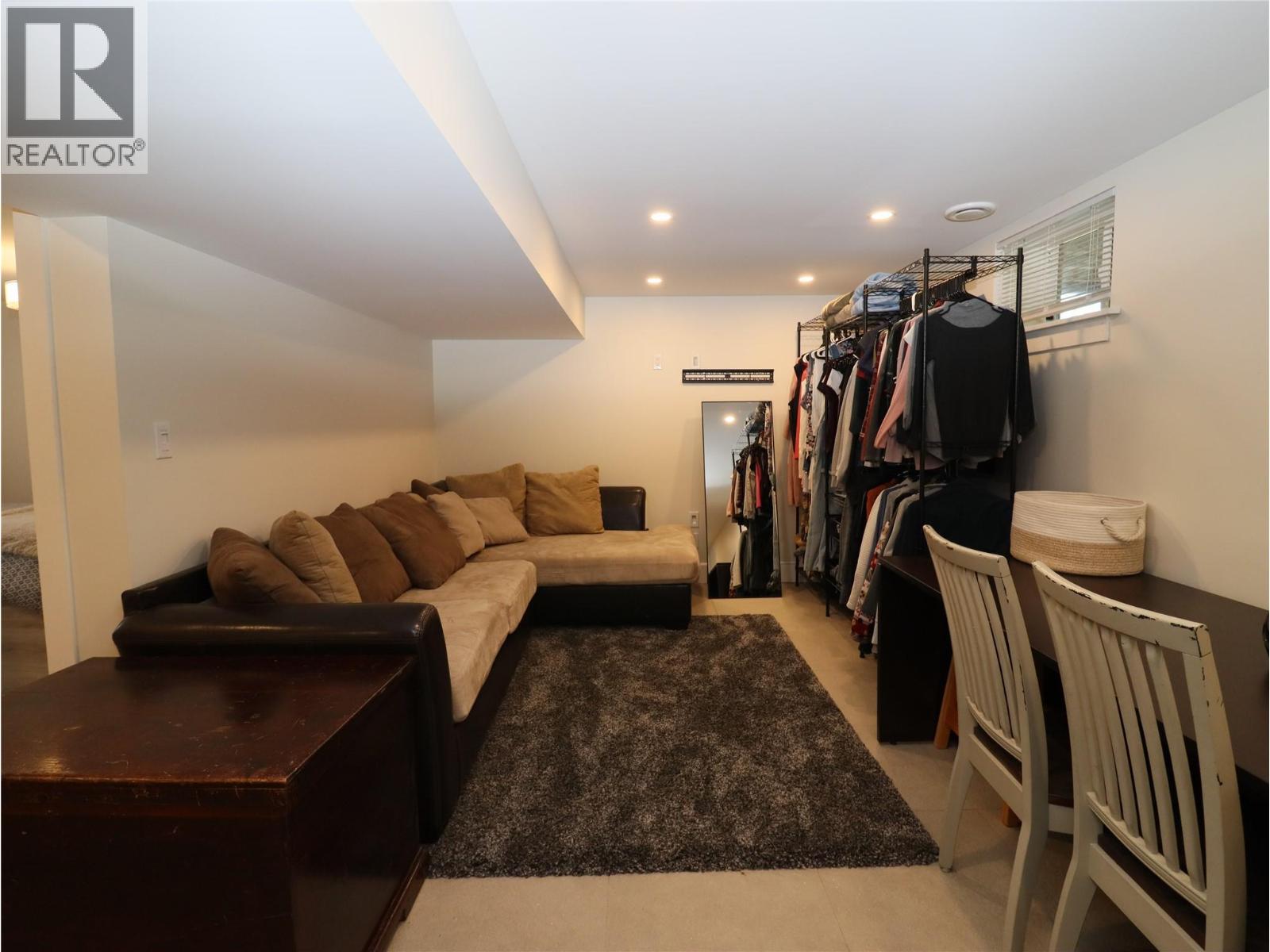 7689 21st Street, Grand Forks