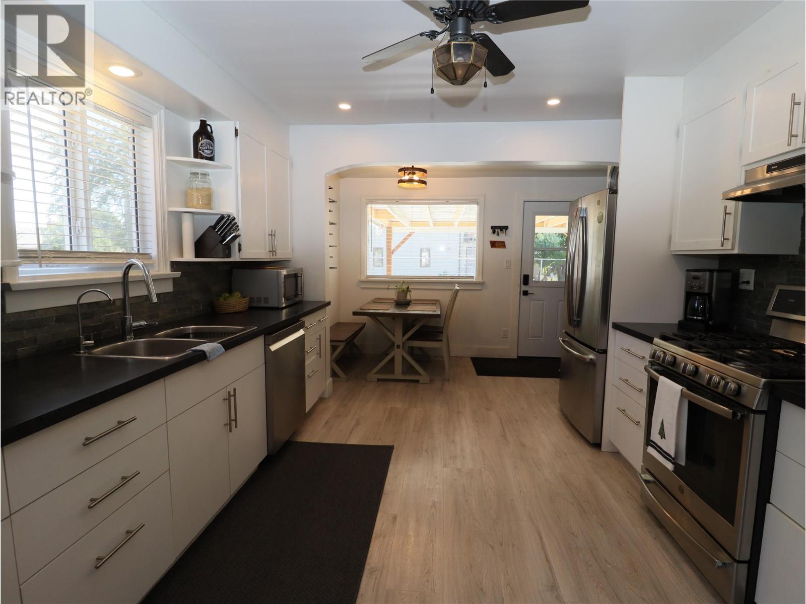 7689 21st Street, Grand Forks