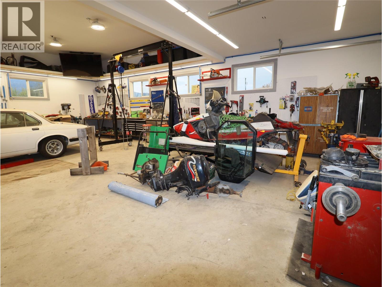 7689 21st Street, Grand Forks