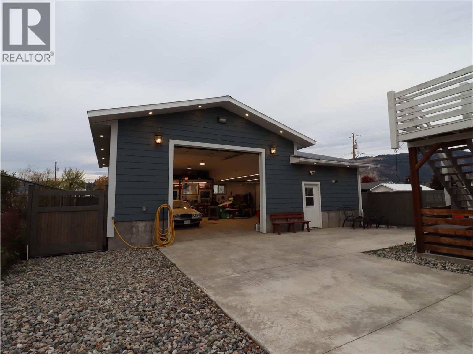 7689 21st Street, Grand Forks