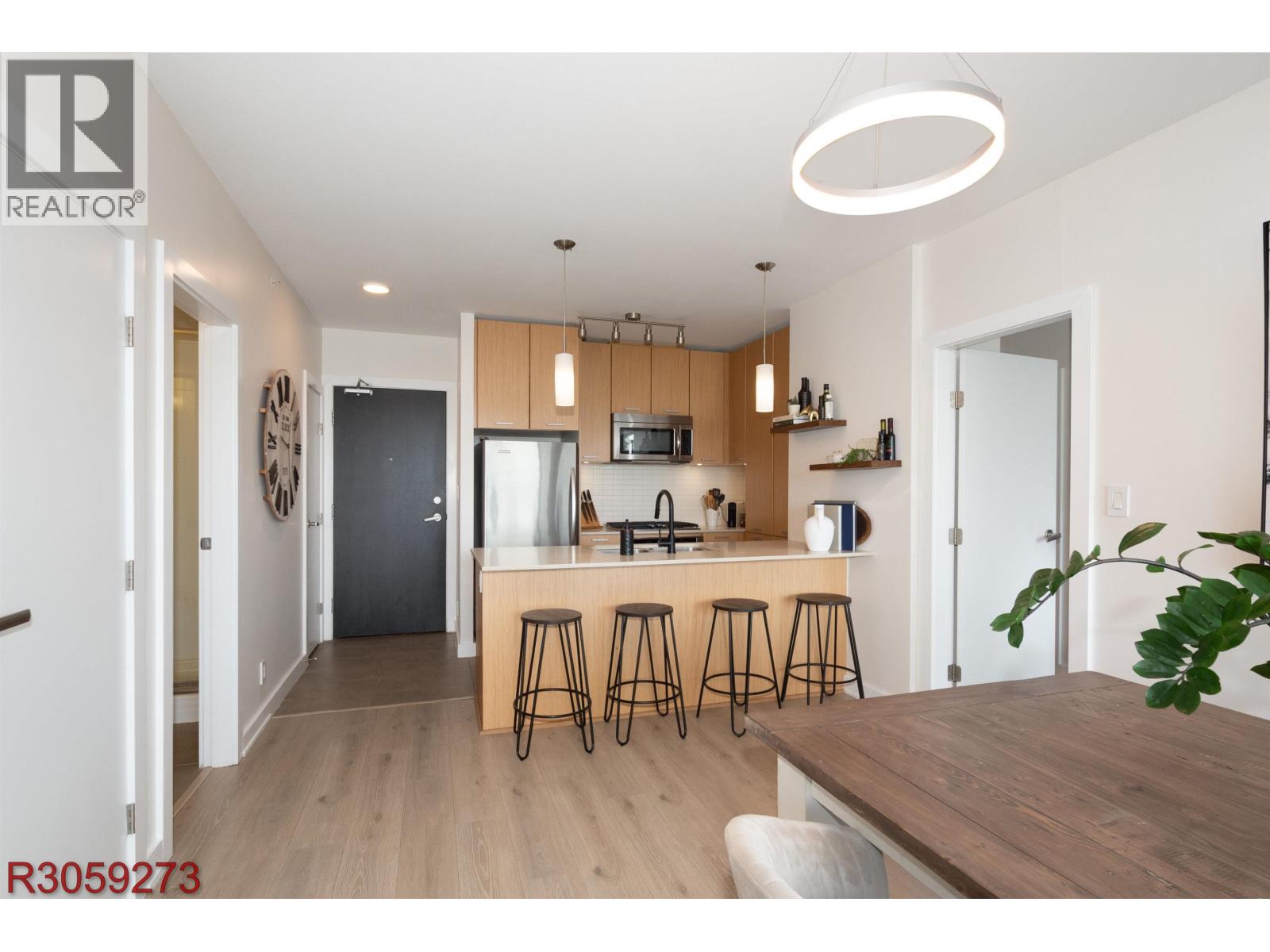 1902 301 CAPILANO ROAD, Port Moody