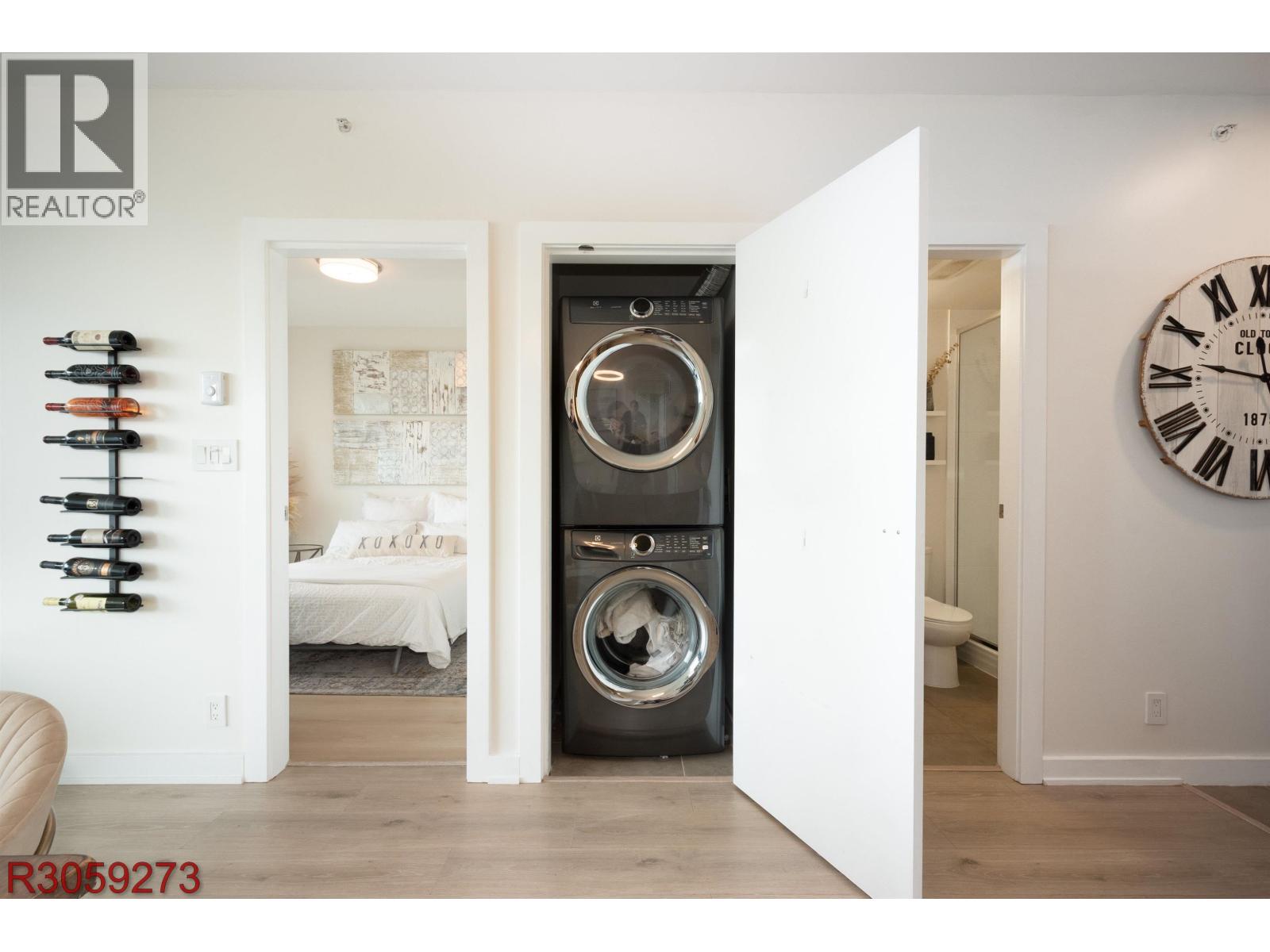 1902 301 CAPILANO ROAD, Port Moody