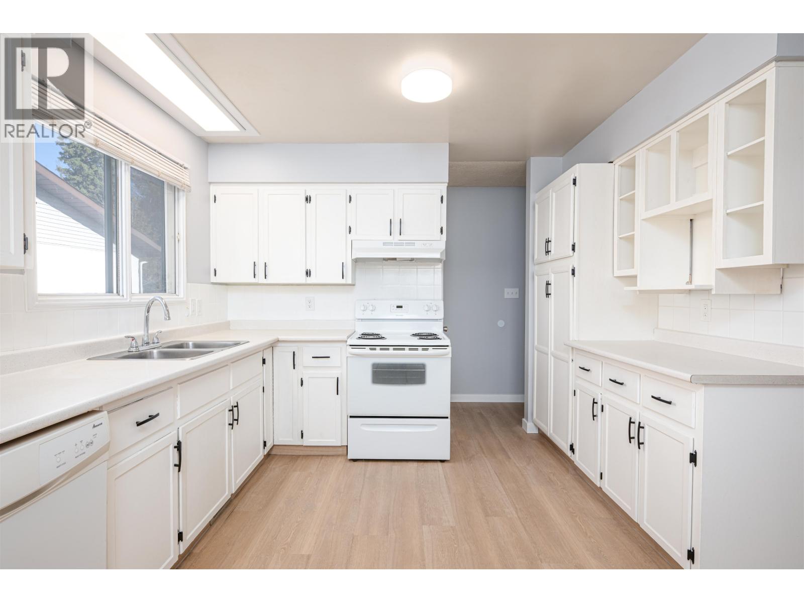 7816 LOYOLA DRIVE, Prince George