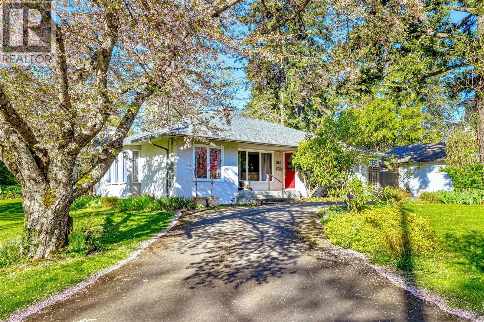  886 Cunningham Road, Esquimalt