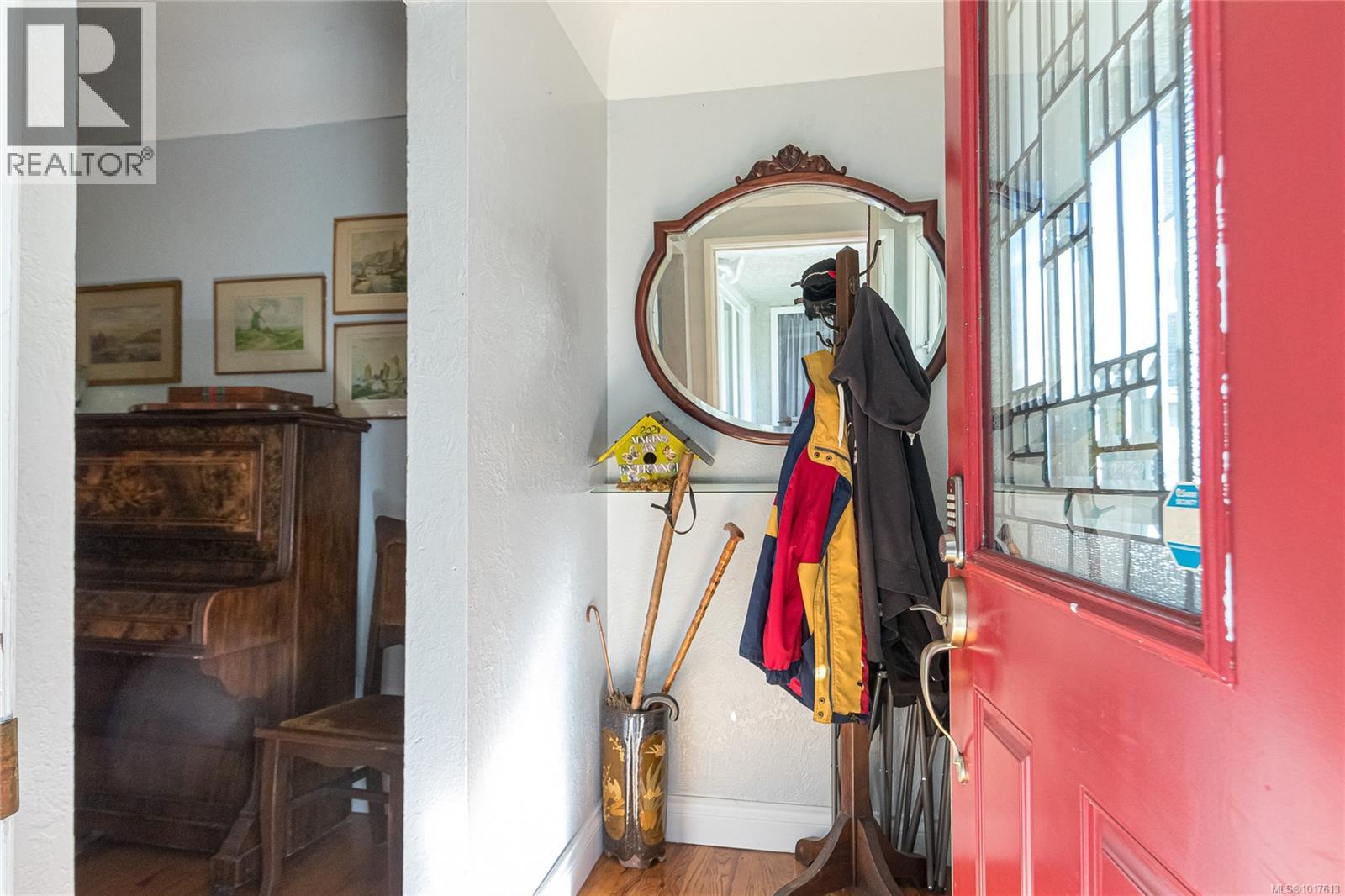  886 Cunningham Road, Esquimalt