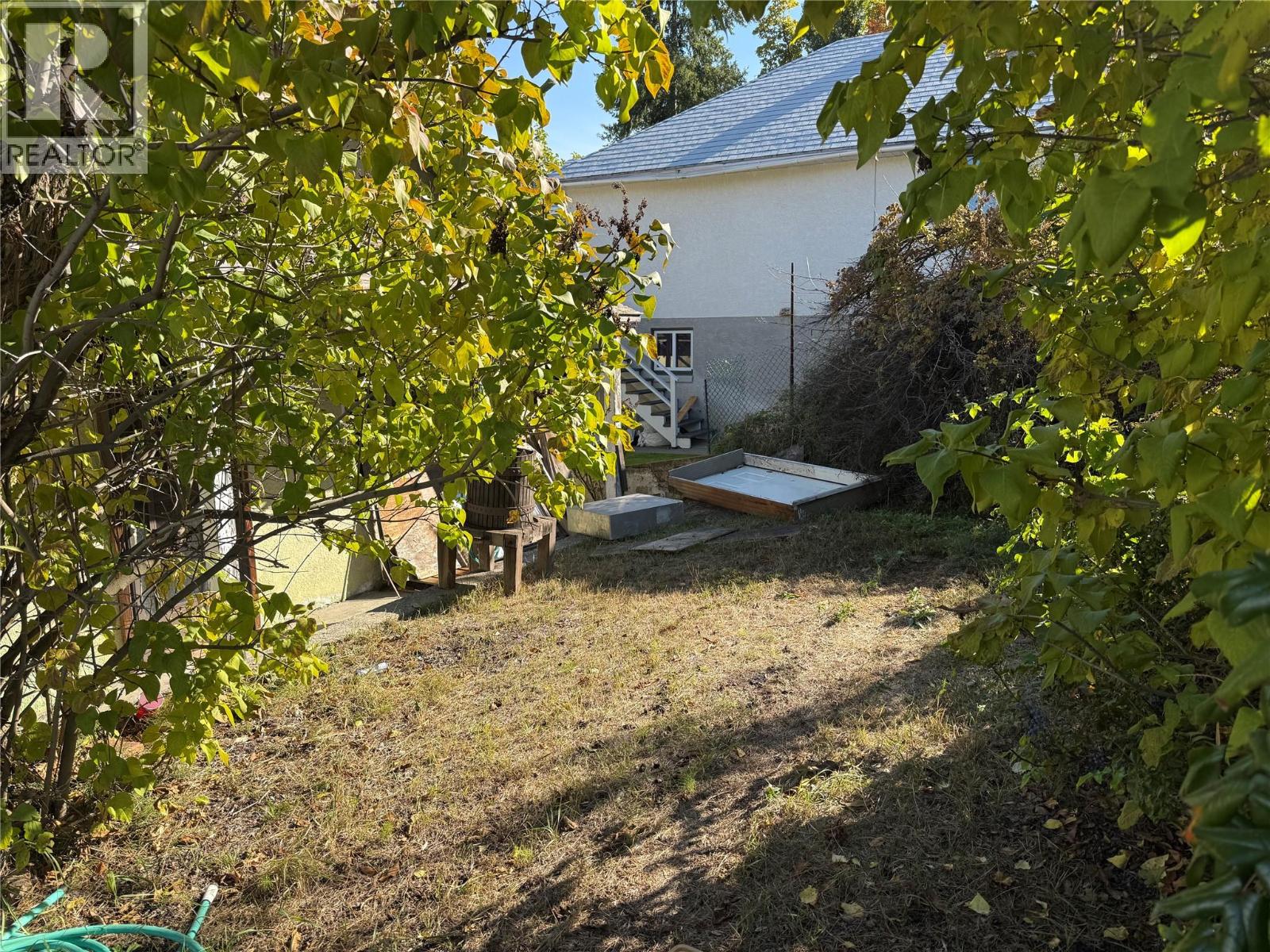 1422 Green Avenue Lane, Trail
