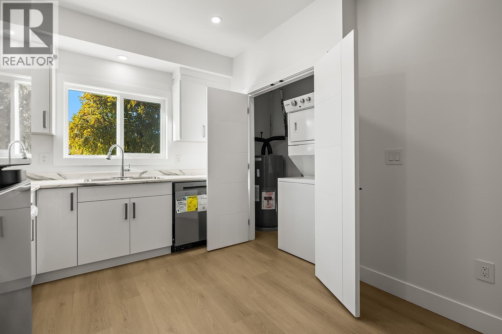  2709 Hewl Road, West Kelowna