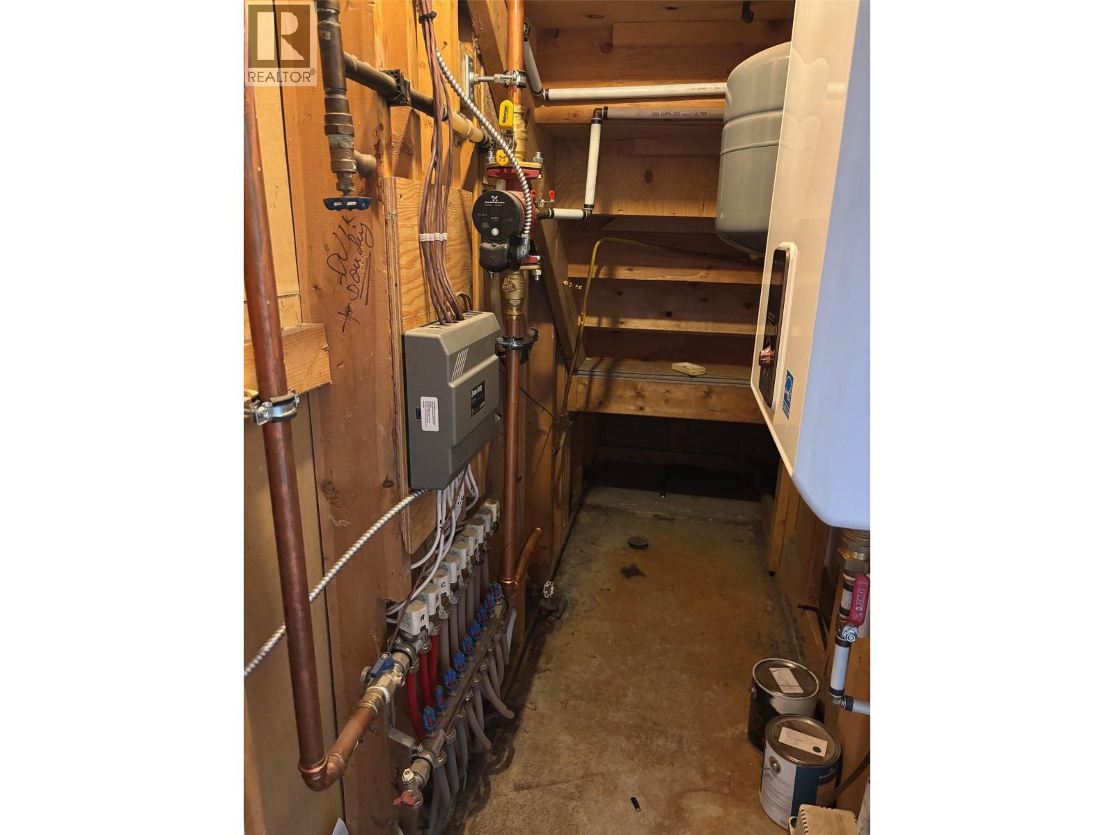 937 Thirteenth Avenue, Midway