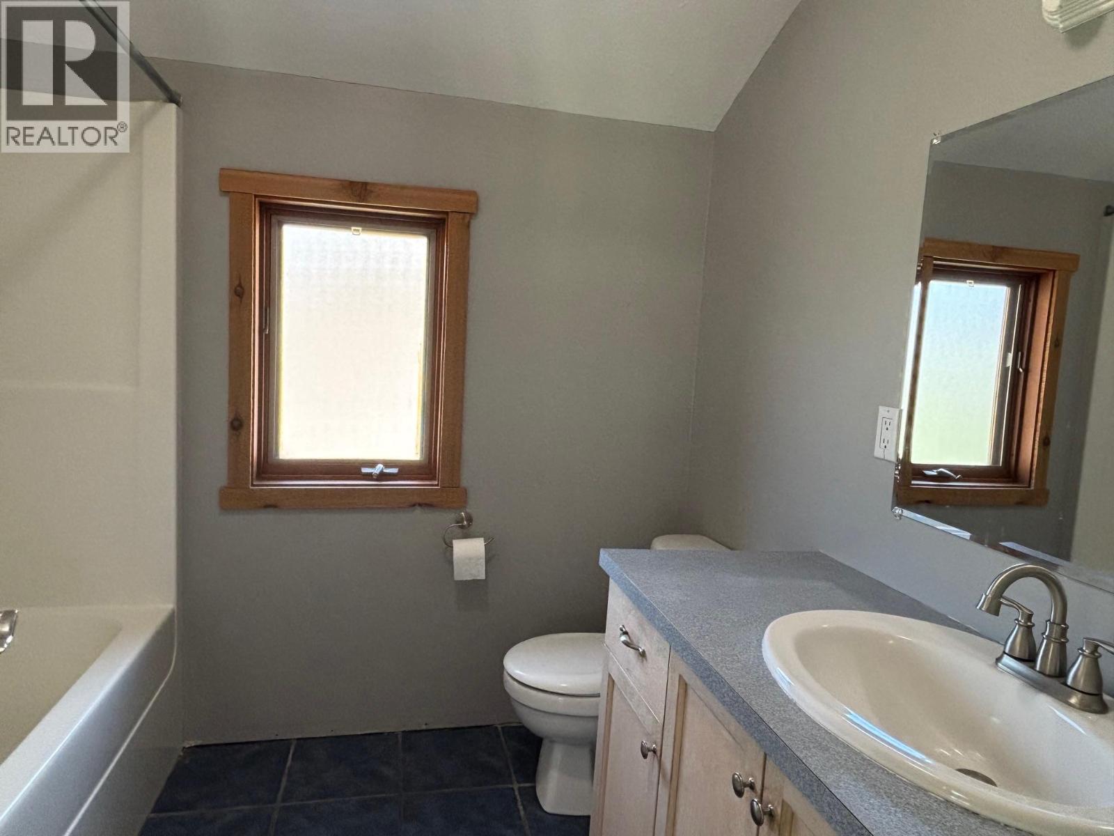 937 Thirteenth Avenue, Midway